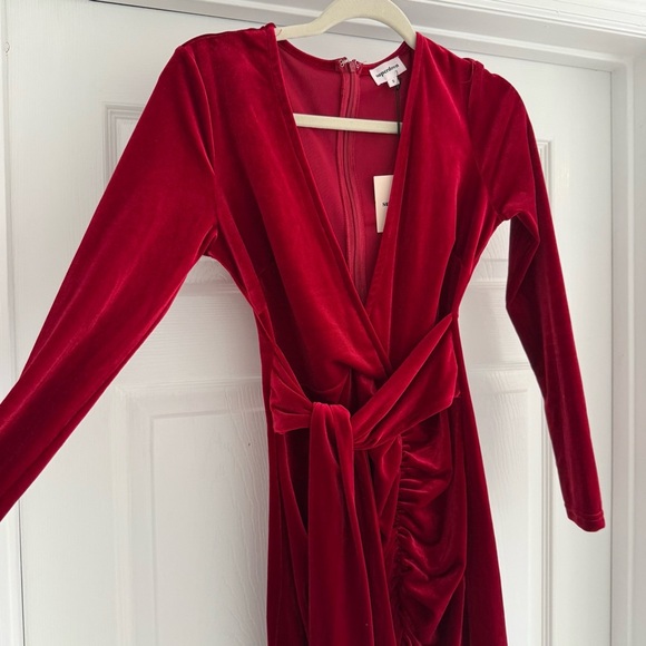NWT SUPERDOWN Jaylin Red Velvet Ruched Mini Dress S - Picture 7 of 10